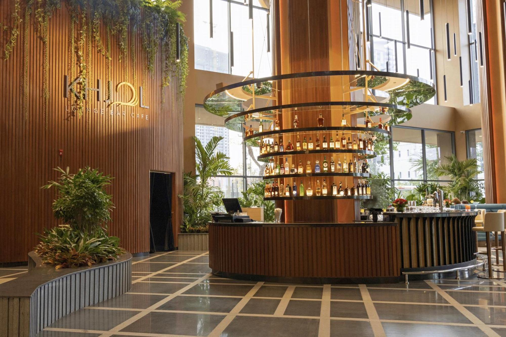 Sun & Moon, Riverside Hotel Phnom Penh Exterior foto
