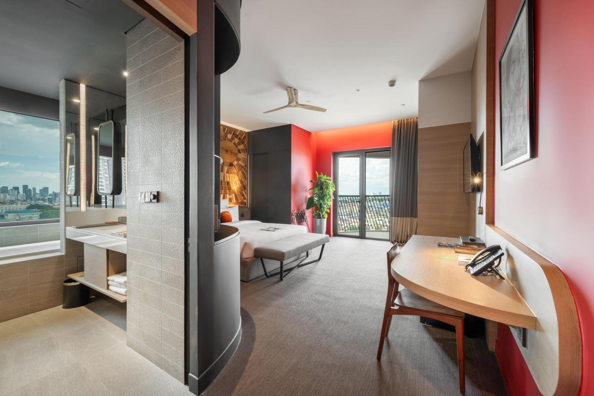 Sun & Moon, Riverside Hotel Phnom Penh Exterior foto